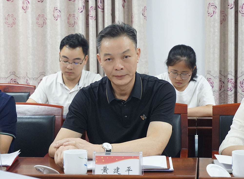 湘潭市退役軍人事務(wù)局黨組書記、局長(zhǎng)黃建平講話.jpg
